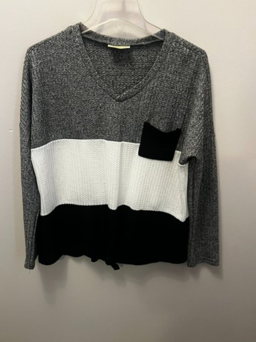 Women's Bobbie Brooks Sweater, Size M, Multi Color, V neck, Long Sleeve Ex Cond!